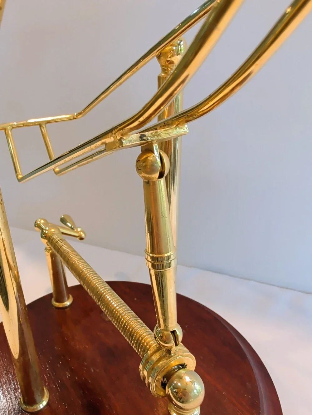 Mechanical Wine Decanting Cradle Brass & Wood Hong Kong  13 x 9